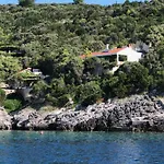House Contessa Nyaraló *