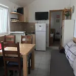 Nyaraló House Contessa Žrnovo