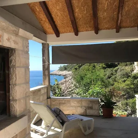 House Contessa Nyaraló