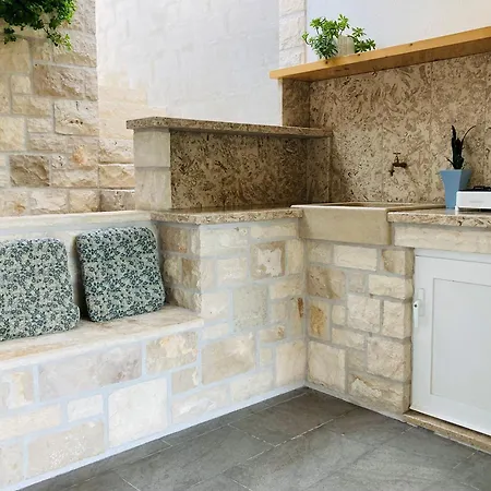 House Contessa Holiday home Zrnovo